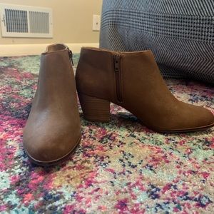 Like new Lucky Brand booties
